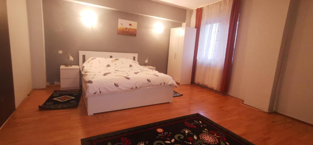 Andreea'S Apartments-Old Town บูคาเรสต์ ภายนอก รูปภาพ