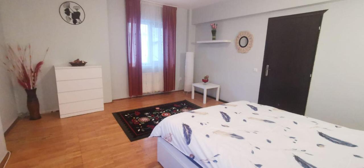 Andreea'S Apartments-Old Town บูคาเรสต์ ภายนอก รูปภาพ